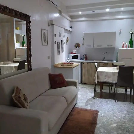 Bed & Breakfast Paky's House *